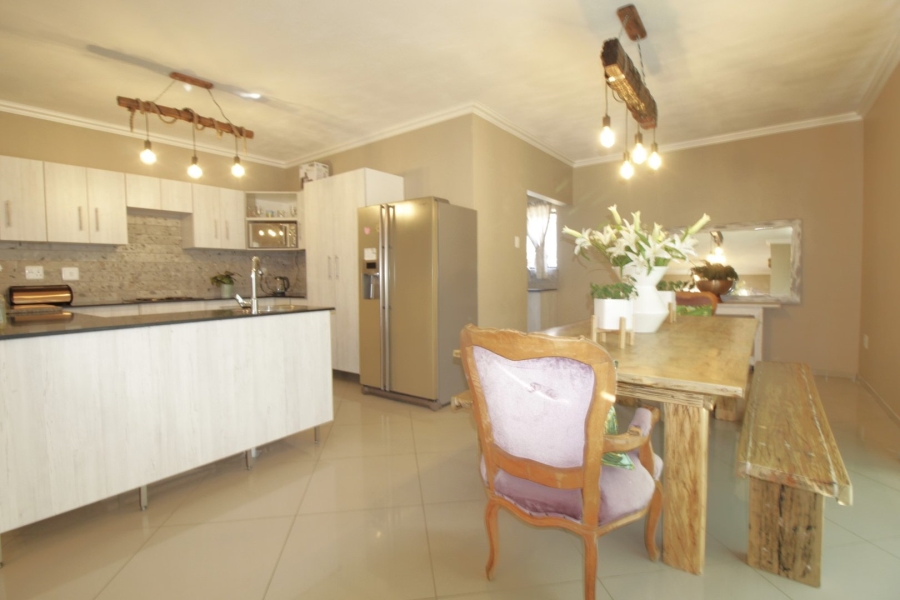 3 Bedroom Property for Sale in Wavecrest Eastern Cape